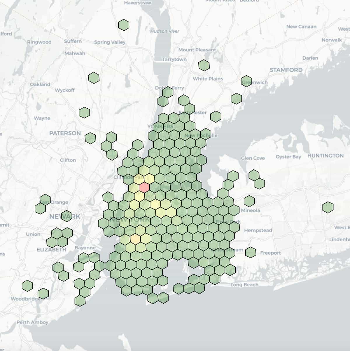 Geospatial visualization of taxi dropoff locations, with latitude and longitude binned at a resolution of 7 (1.22km edge length) and colored by aggregated counts within each bin.